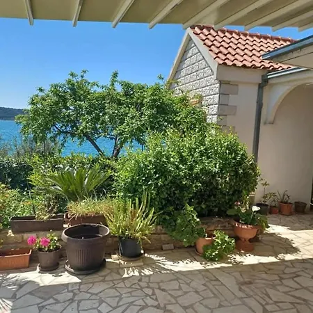 Apartment Two-bedroom With Sea View A1 *