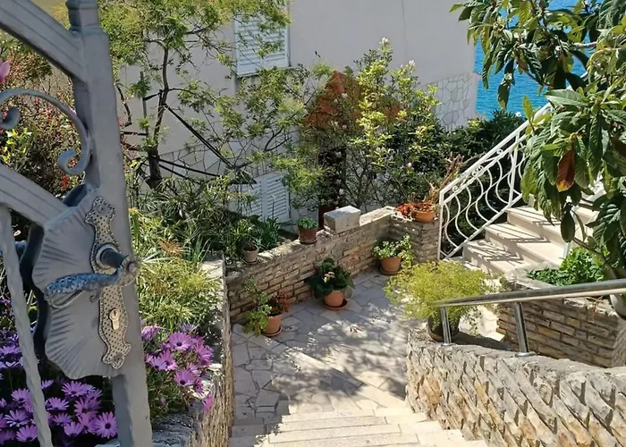 Two-bedroom With Sea View A1 Apartment Trogir