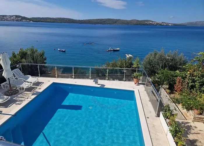 Two-bedroom With Sea View A1 Apartment Trogir