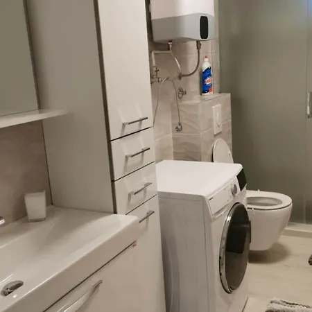 Two-bedroom With Sea View A1 شقة