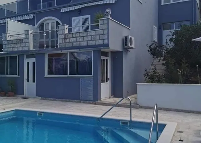 Two-bedroom With Sea View A1 *