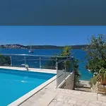 아파트 Two-bedroom With Sea View A1 트로기르